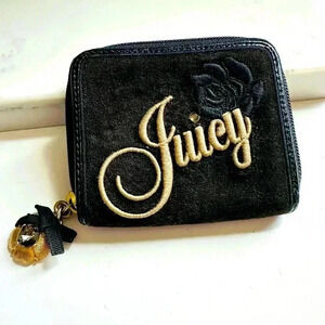Vintage Juicy Couture Y2K Velour/Leather Trim Wallet
